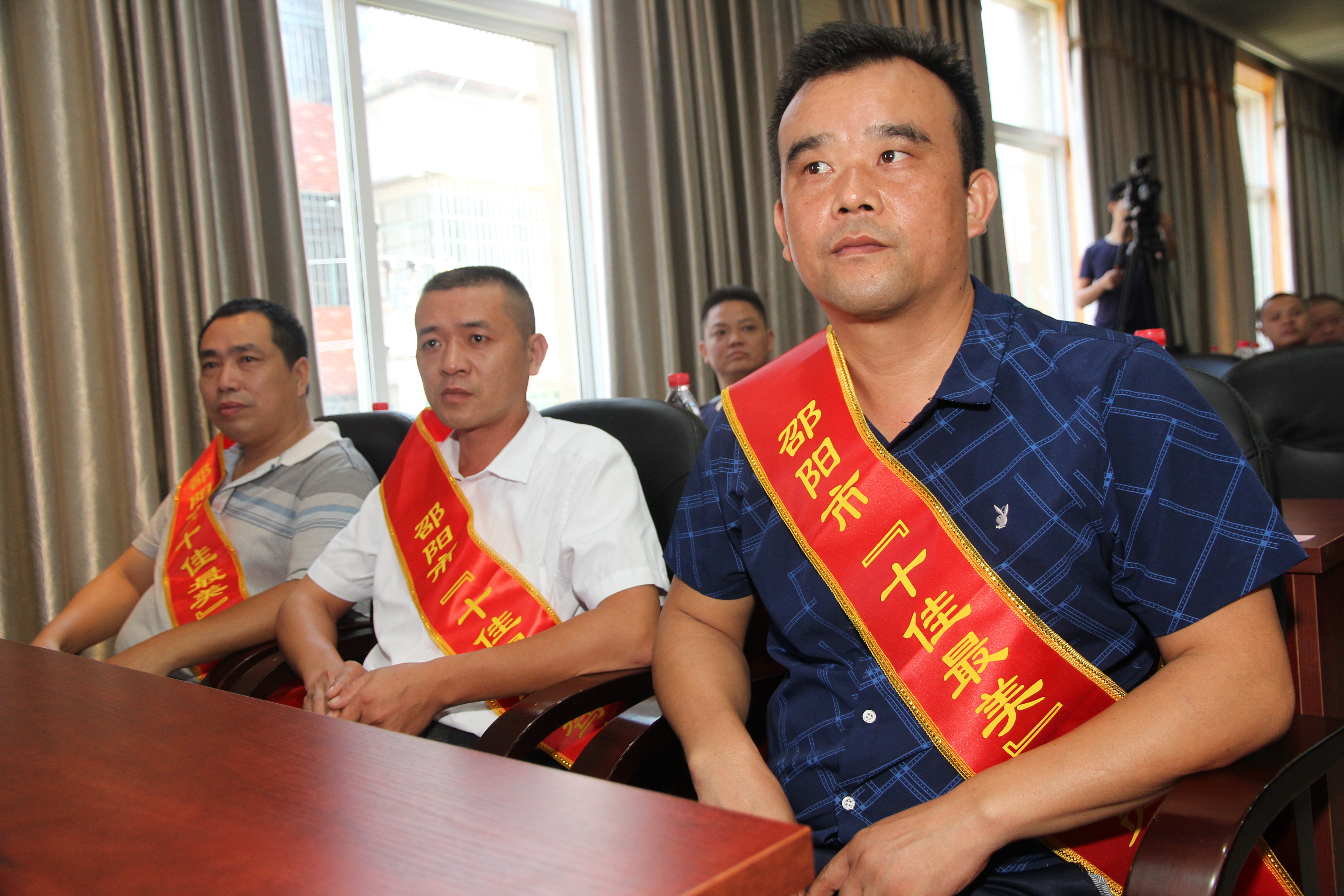 ——記市“十佳最美駕駛員” 、湘高速邵陽分公司駕駛員劉科技 李高雄  李雙江